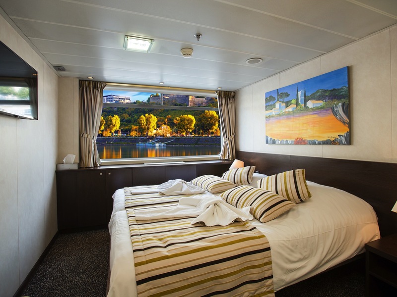 CAT. A - Middle Deck 2 Adjustable Twin Beds